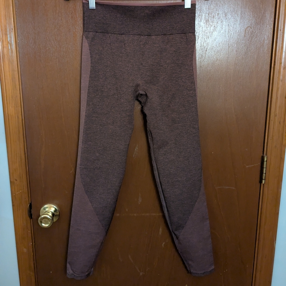 Pink seamless leggings